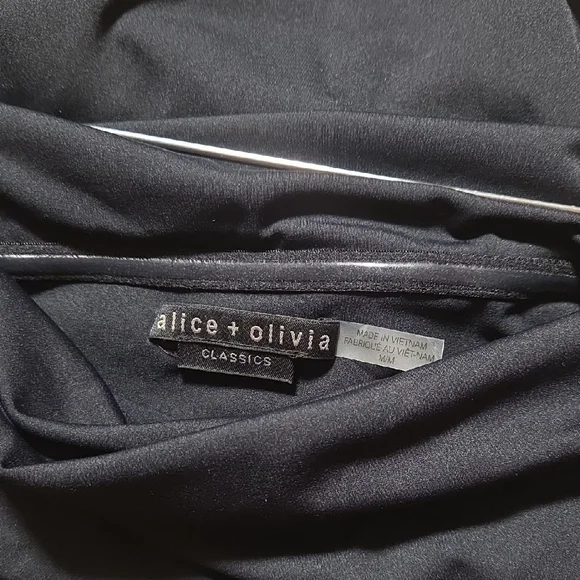 Alice + Olivia Classic Black Garment - Picture 2 of 13